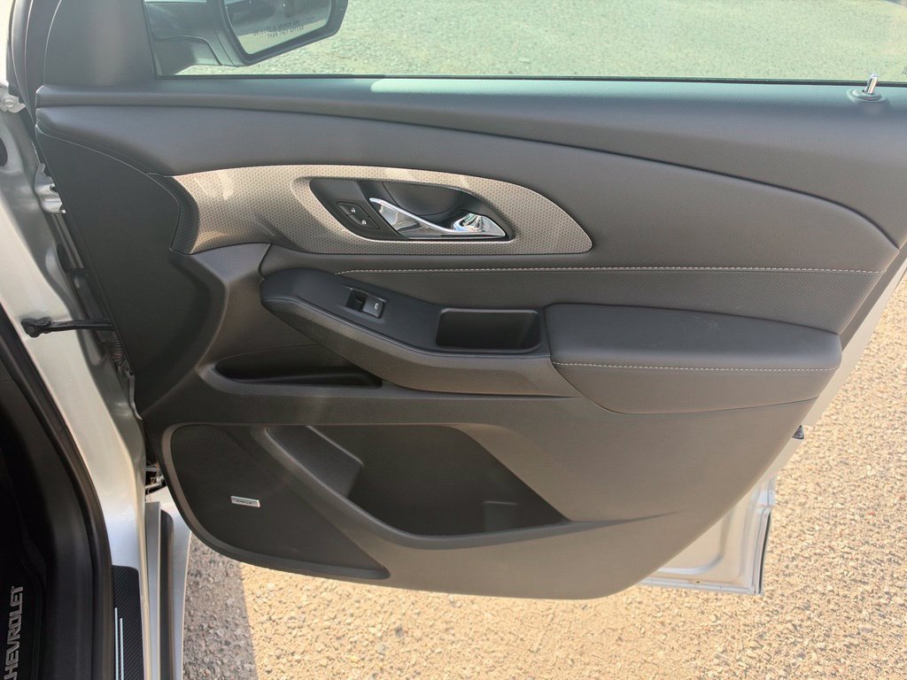 Used 2022 Chevrolet Traverse Premier FWD image 16