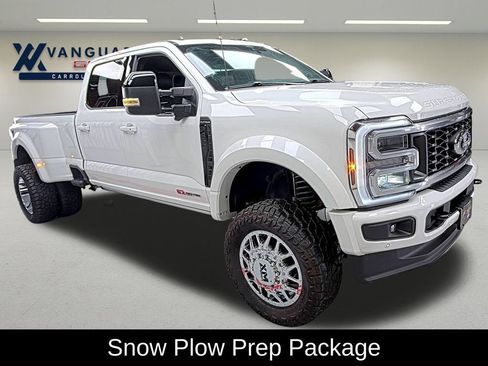Used 2025 Ford F450 Platinum w/ FX4 Off-Road Package AWD/4WD image 3