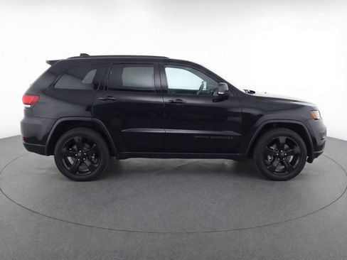 Used 2023 Jeep Grand Cherokee Altitude RWD image 11