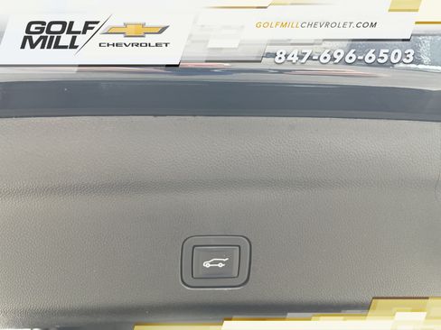 Used 2024 Chevrolet Suburban Premier AWD/4WD image 10