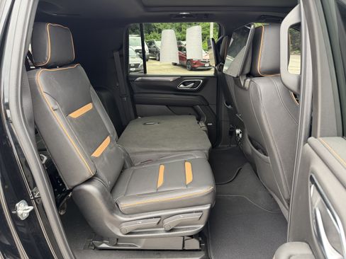 Used 2024 GMC Yukon XL AT4 AWD/4WD image 11