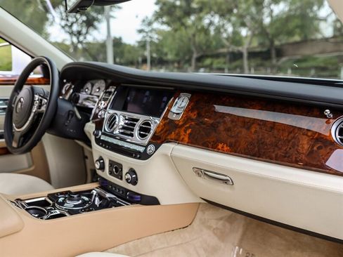 Used 2012 Rolls-Royce Ghost RWD image 43
