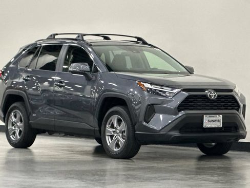 Used 2025 Toyota RAV4 LE AWD/4WD image 2