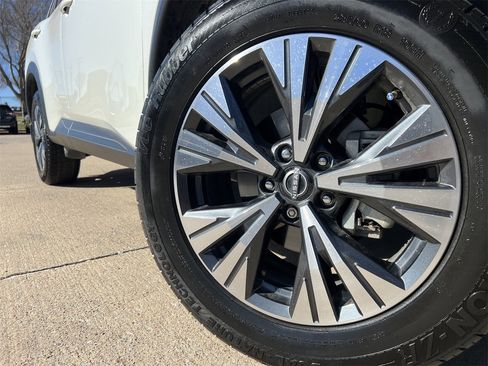 Certified 2023 Nissan Rogue SV image 8