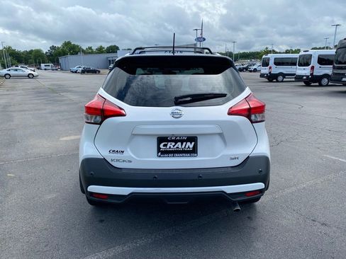 Used 2020 Nissan Kicks SR w/ SR Premium Package FWD image 7