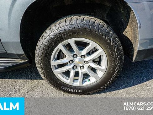 Used 2024 Chevrolet Suburban LT image 17