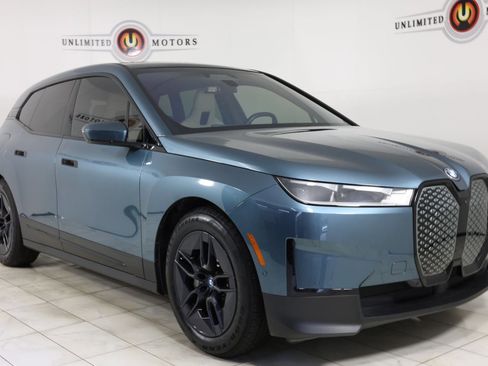Used 2023 BMW iX xDrive50 w/ Premium Package AWD/4WD image 34
