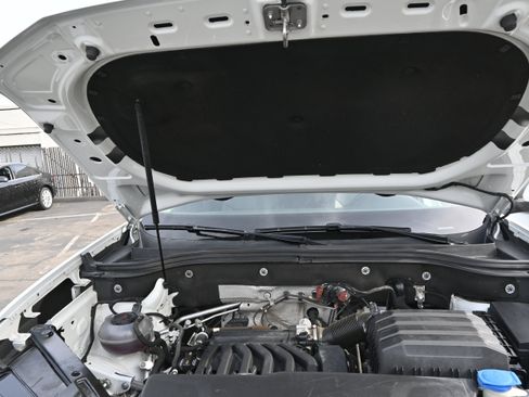 Used 2018 Volkswagen Atlas SE image 53