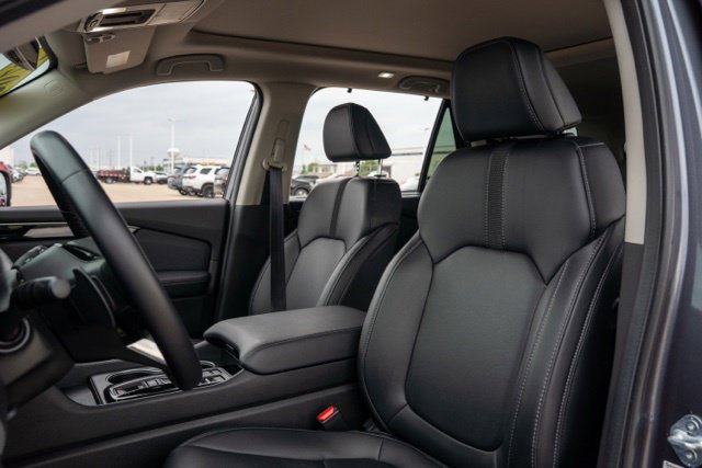 Used 2025 Honda Pilot Touring image 12