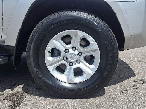 Used 2024 Toyota 4Runner SR5 AWD/4WD image 10