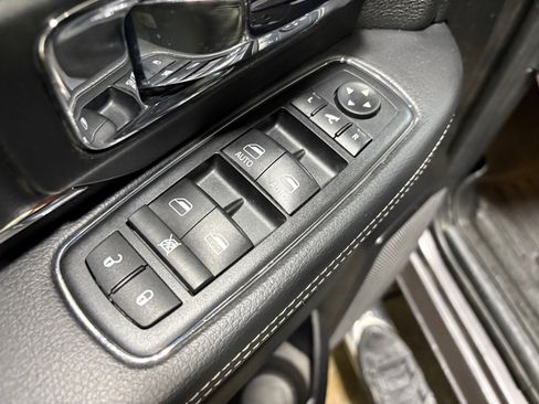 Used 2015 RAM 1500 Laramie w/ Convenience Group image 20