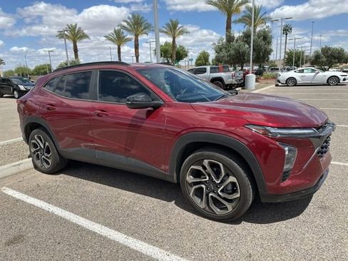 Used 2025 Chevrolet Trax RS w/ Driver Confidence Package FWD image 8