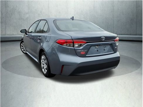 Used 2025 Toyota Corolla LE image 12