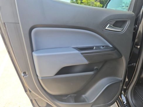 Used 2022 Chevrolet Colorado Z71 w/ Safety Package RWD image 16