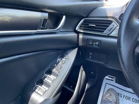 Used 2018 Honda Accord Sport image 19