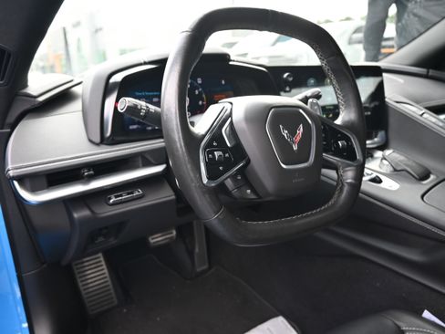 Used 2021 Chevrolet Corvette Stingray Preferred Cpe w/ Z51 Performance Package image 3