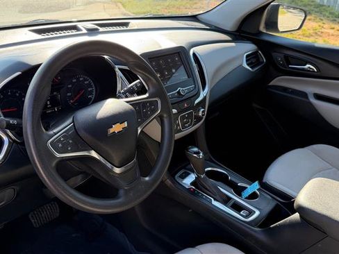 Used 2019 Chevrolet Equinox LS w/ LS Convenience Package AWD/4WD image 12