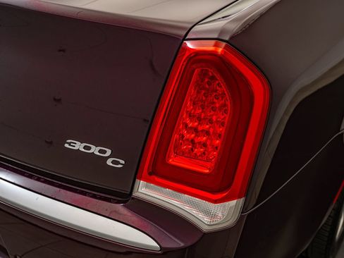 Used 2020 Chrysler 300 C w/ Sun, Sound & Nav Package RWD image 9