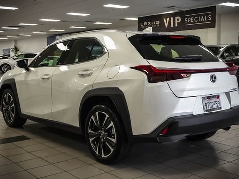 Certified 2025 Lexus UX 300h FWD image 8