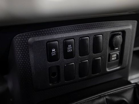 Used 2012 Toyota FJ Cruiser 4WD w/ Convenience Pkg image 27