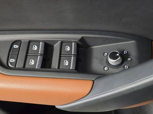 Used 2023 Audi Q5 2.0T Premium w/ Convenience Package image 14