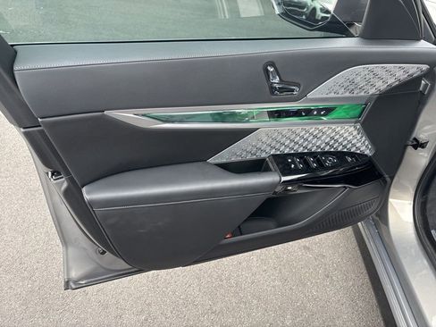 Used 2023 BMW 760i xDrive w/ Luxury Rear Seating Package image 5