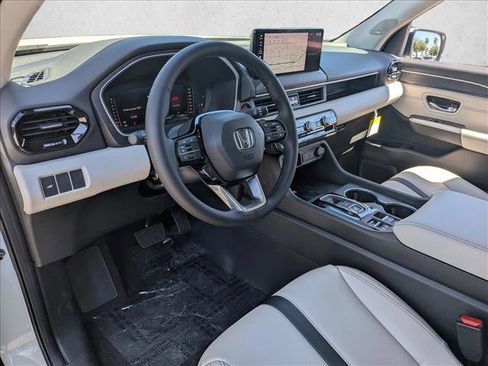 New 2026 Honda Pilot image 3