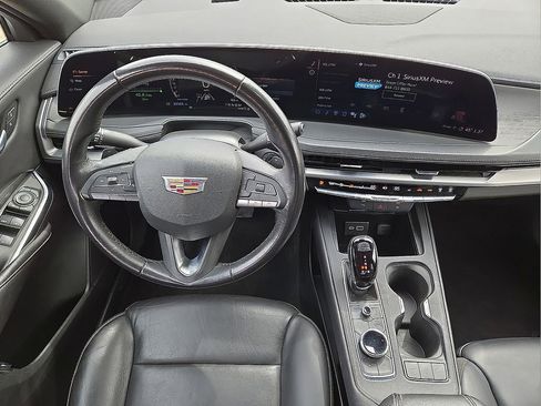 Used 2024 Cadillac XT4 Premium Luxury image 19
