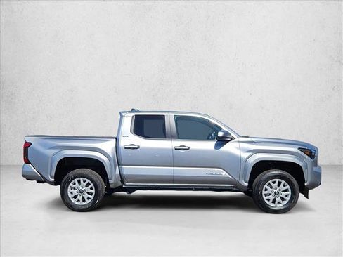 Certified 2026 Toyota Tacoma SR5 AWD/4WD image 4