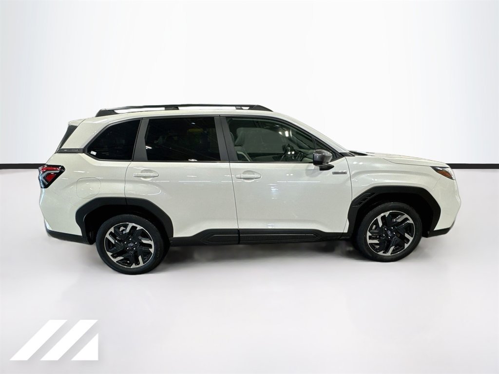 Used 2025 Subaru Forester Premium AWD/4WD image 4