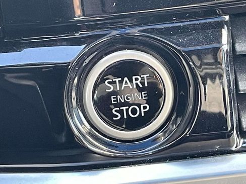 Used 2023 Nissan Pathfinder SL image 28