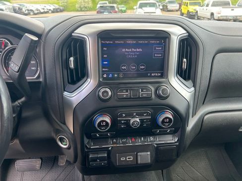 Certified 2021 Chevrolet Silverado 1500 LT w/ Z71 Off-Road Package AWD/4WD image 14