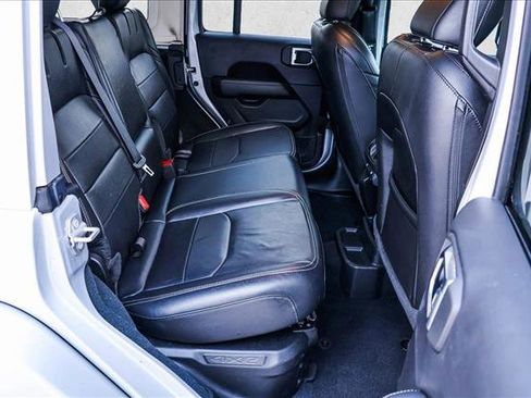 Used 2022 Jeep Wrangler Unlimited Sahara image 24