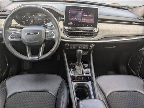 Used 2024 Jeep Compass Latitude AWD/4WD image 16