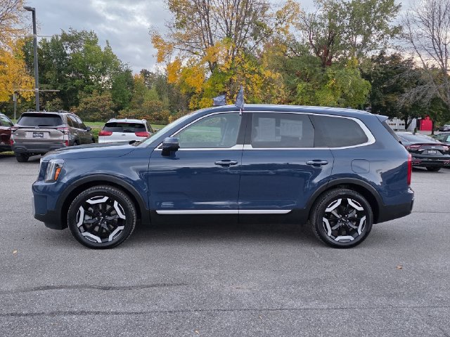 Certified 2024 Kia Telluride S w/ S Sunroof Package AWD/4WD image 5
