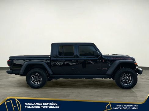 Used 2025 Jeep Gladiator Mojave w/ Safety Group AWD/4WD image 8