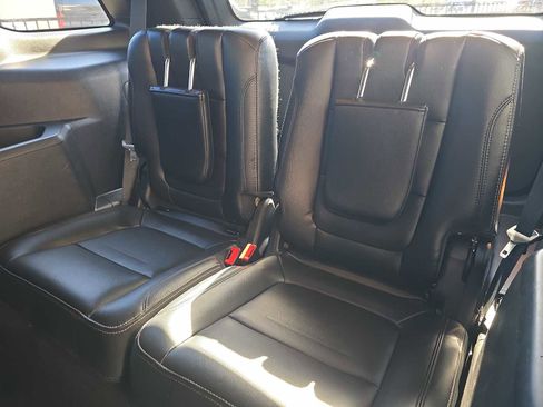 Used 2016 Ford Explorer Limited image 10