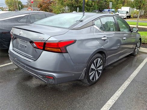 Used 2021 Nissan Altima 2.5 SV image 5