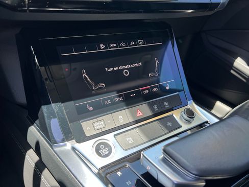 Used 2021 Audi e-tron Premium w/ Convenience Plus Package AWD/4WD image 24