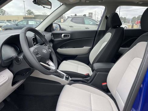 New 2026 Hyundai Venue SEL FWD image 8