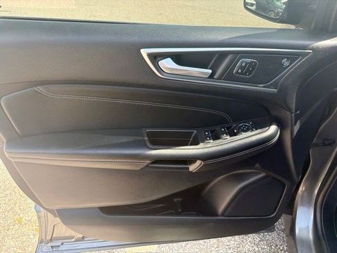 Used 2022 Ford Edge Titanium AWD/4WD image 11