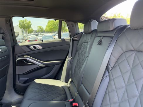 Used 2026 BMW X6 M60i AWD/4WD image 32