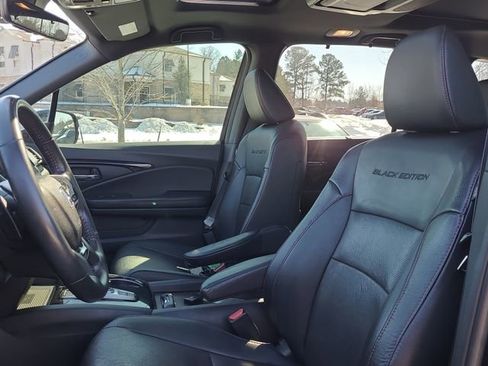 Used 2020 Honda Pilot Black Edition image 11