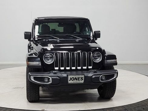 Used 2021 Jeep Wrangler Unlimited Sahara image 2