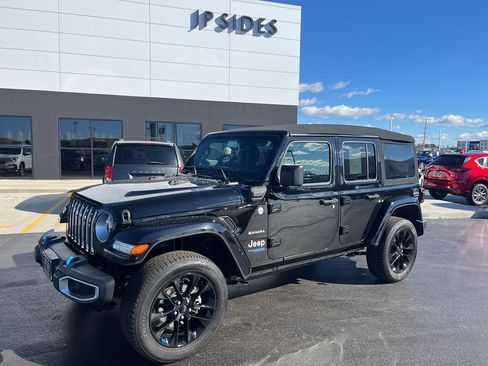 Used 2022 Jeep Wrangler Unlimited Sahara w/ Cold Weather Group image 1