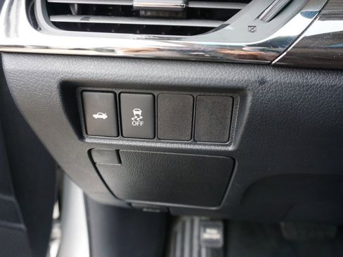 Used 2013 Toyota Avalon XLE image 19