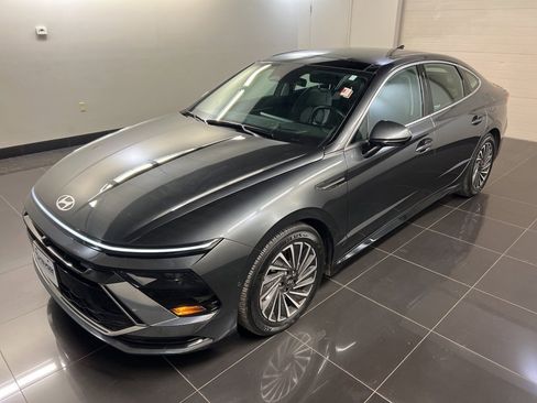 Used 2025 Hyundai Sonata Limited image 3