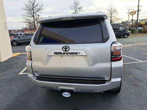 Used 2020 Toyota 4Runner SR5 image 5