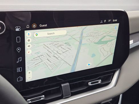 New 2026 Chevrolet Equinox LT w/ Convenience Package II FWD image 13