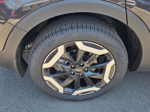 Used 2025 Kia Telluride EX w/ EX Captain's Chair Package AWD/4WD image 9